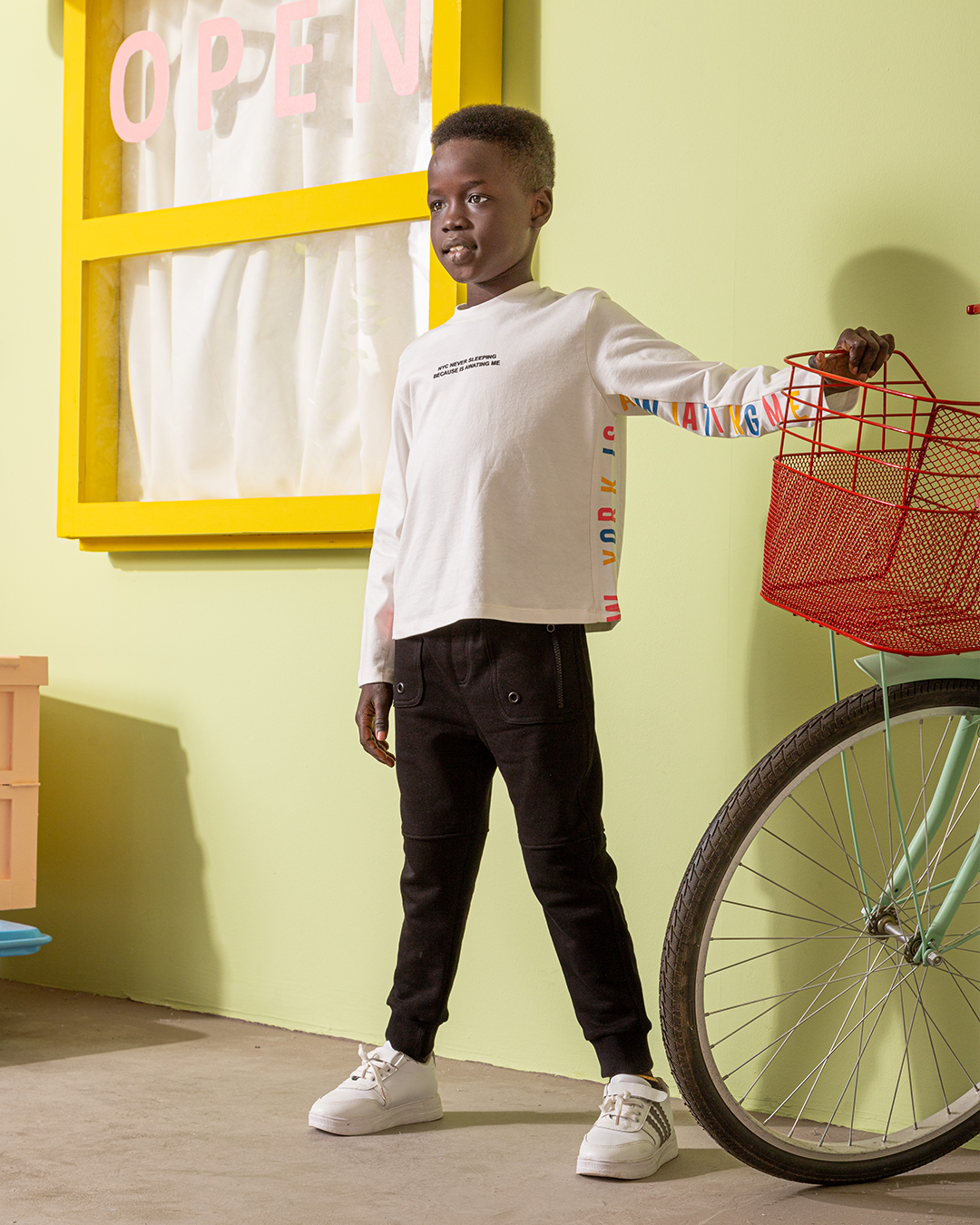 New York is awaiting بيجامة اولادي وسط خريفي