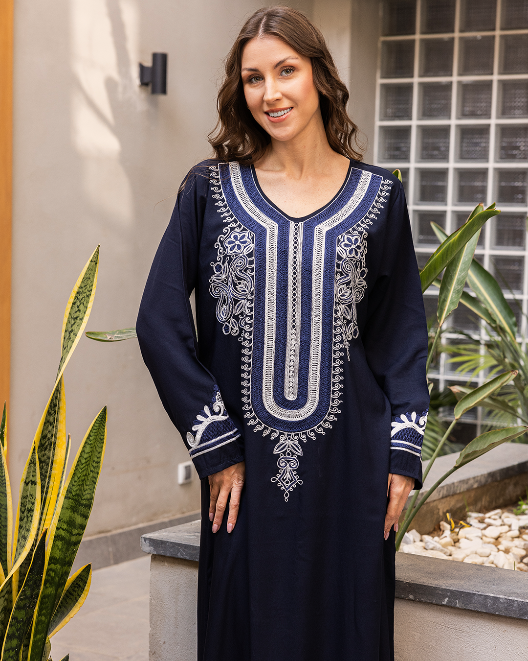 1 قميص داكرون سادة مطرز بكم