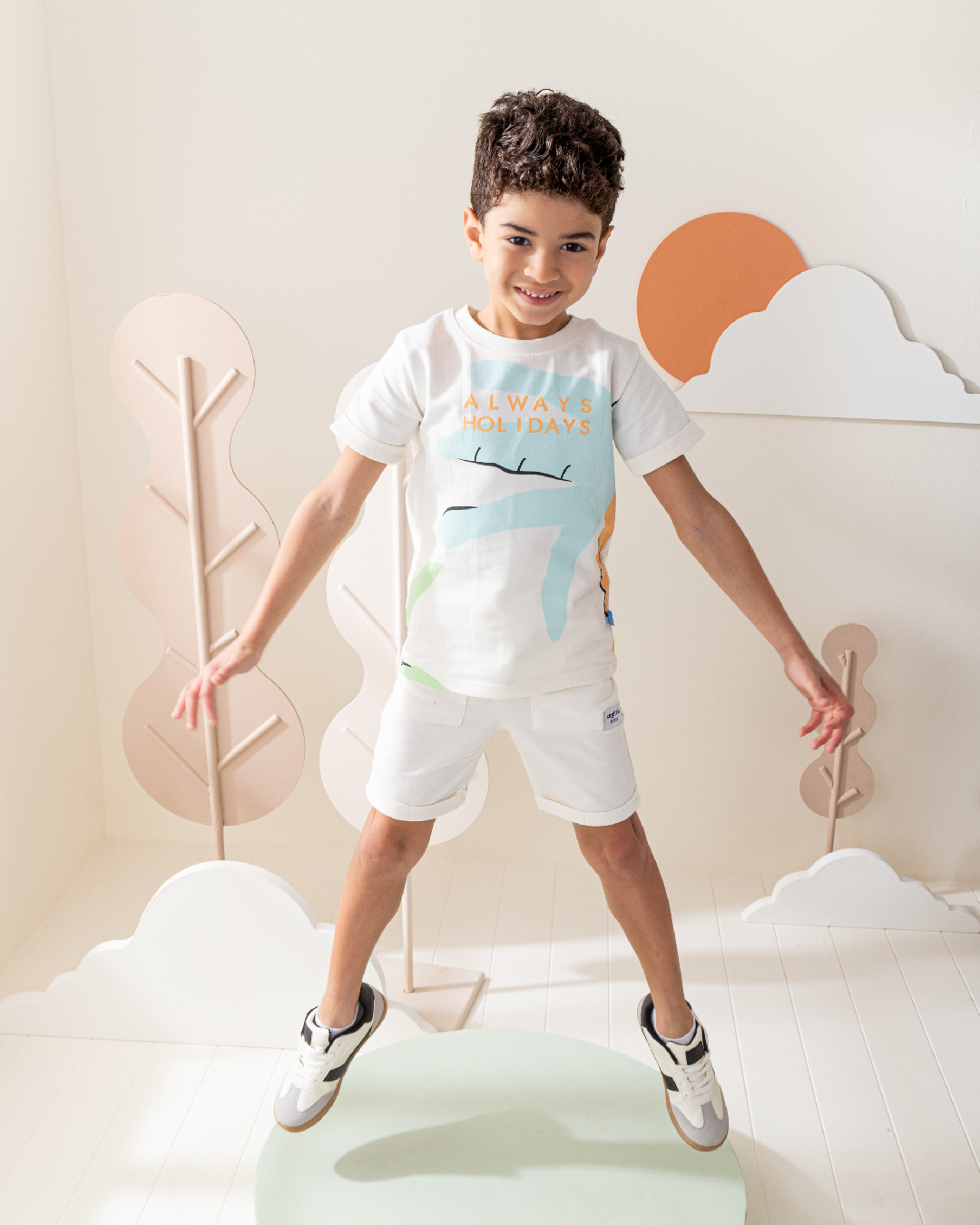 بيجاما شورت سمر ميلتون مع طباعه اشجار النخيل كبيره