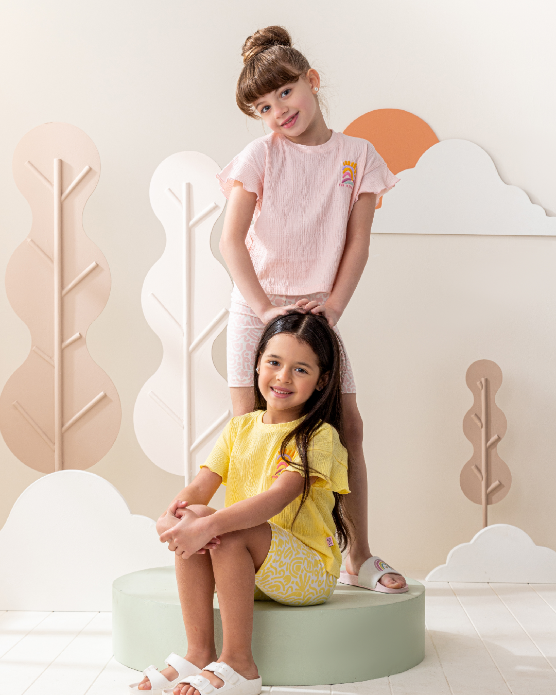 Fun in the sun Girls' half-sleeved pajamas and legging shorts