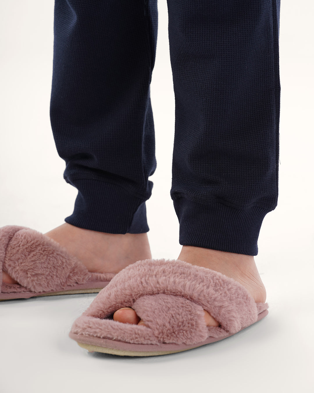 طقم بنطلون جاكارد وتوب كُم طويل قبل الشتاء