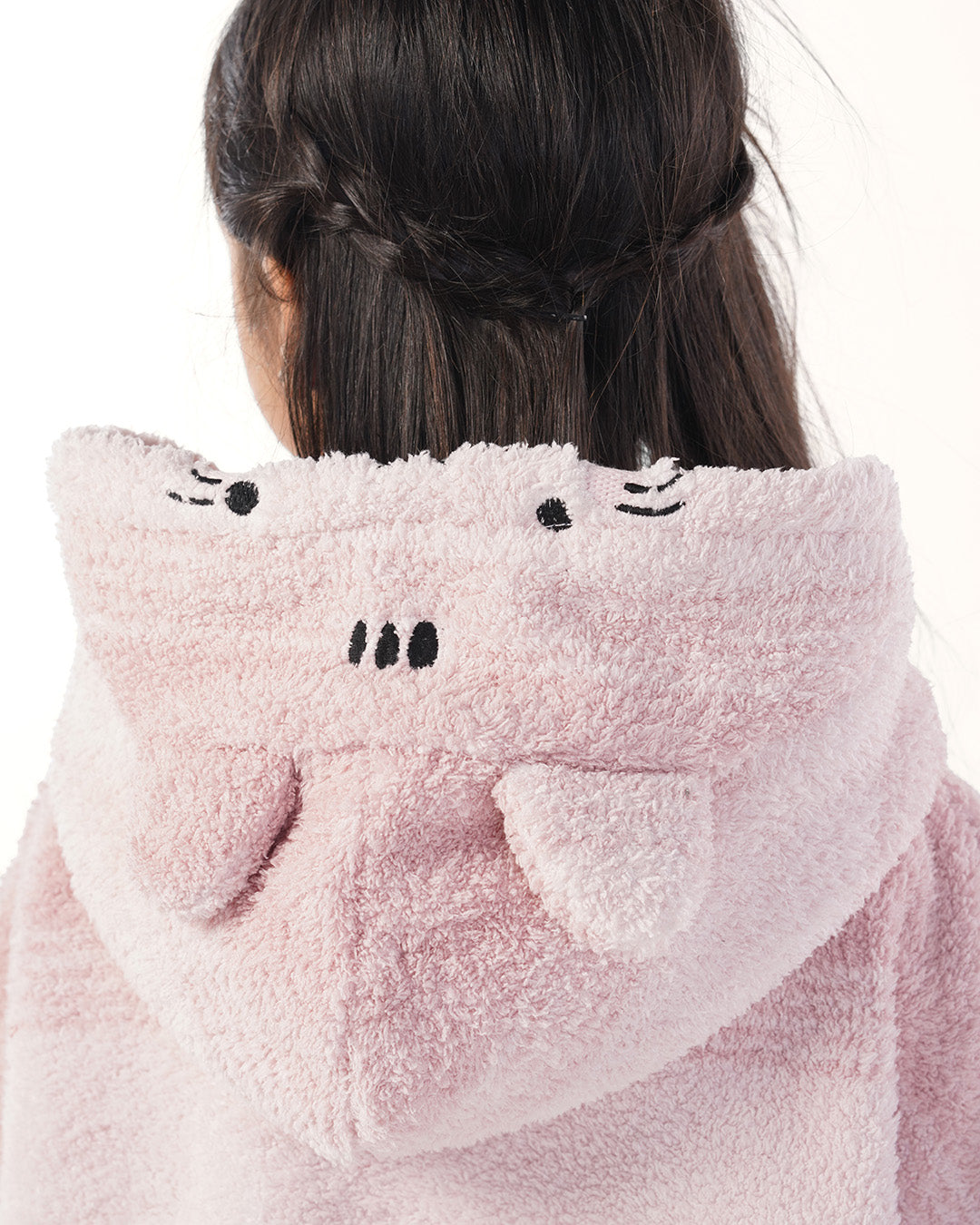 بطانيه باكمام و كابيشوه القطه الصغيره