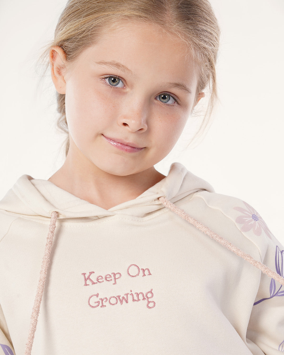 بيجاما ورود على الاكمام