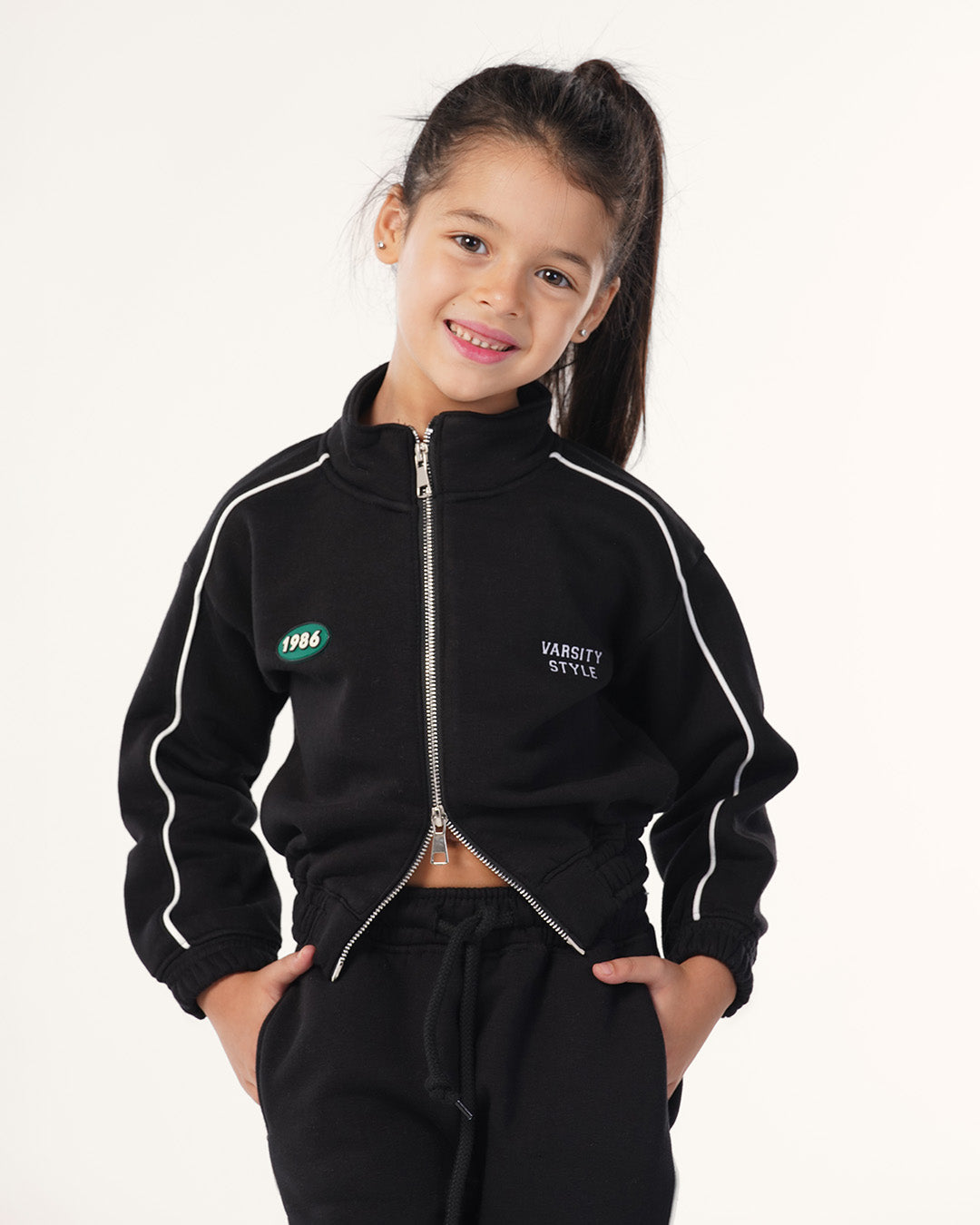 طقم رياضي سوستة و كولة عالية