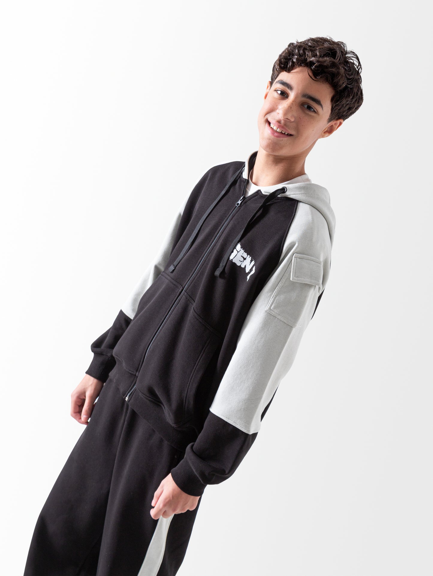 طقم جونيور اولادى خريفى جينيرايشن زد