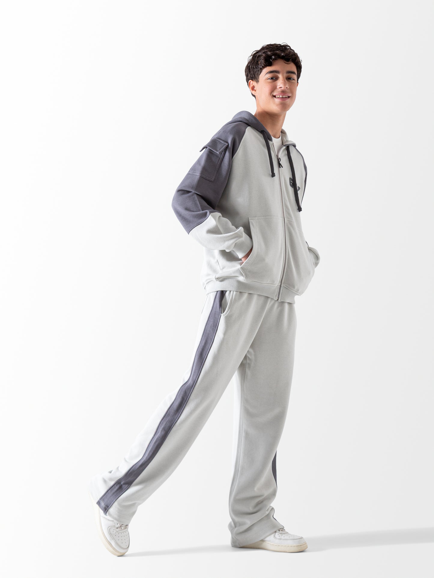 طقم جونيور اولادى خريفى جينيرايشن زد