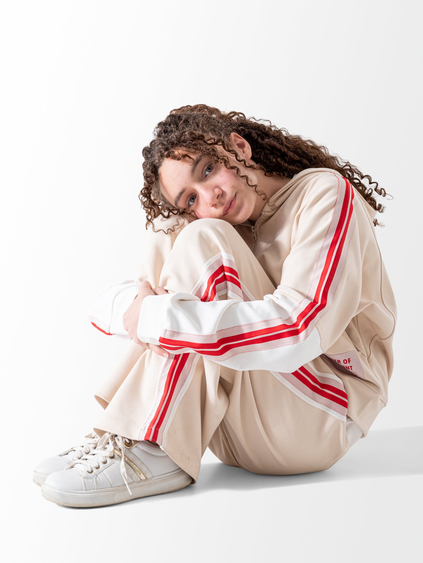 طقم جونيور بناتى خريفى قوه الحركه