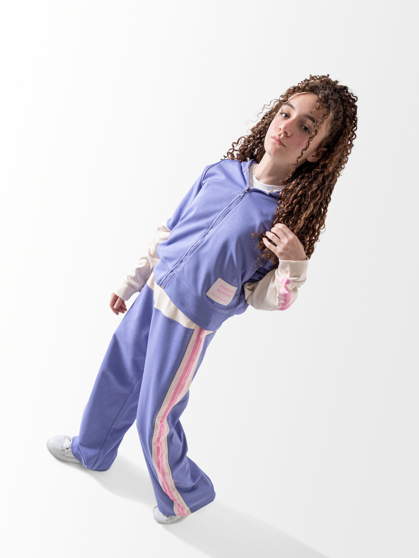 طقم جونيور بناتى خريفى قوه الحركه