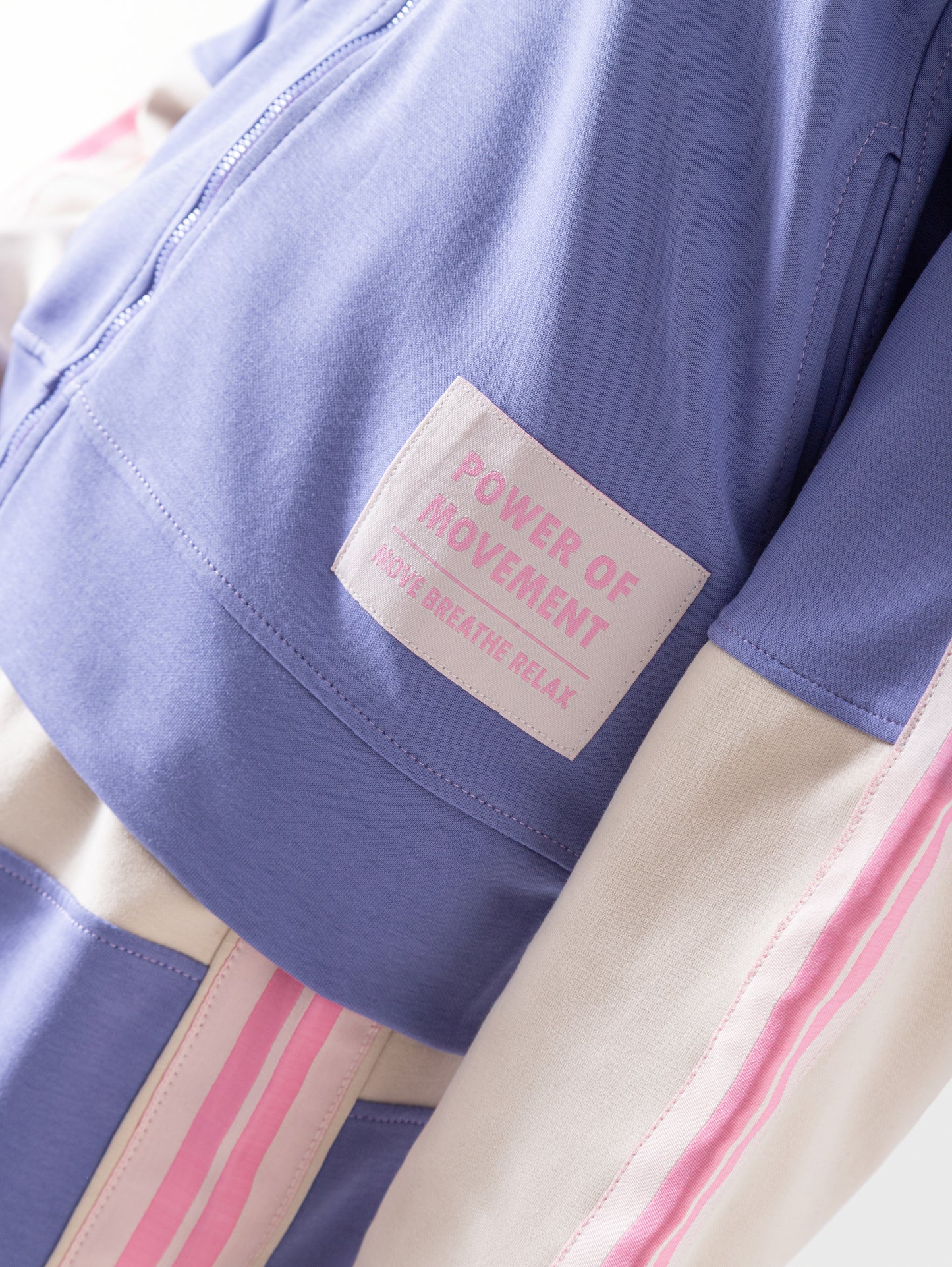 طقم جونيور بناتى خريفى قوه الحركه