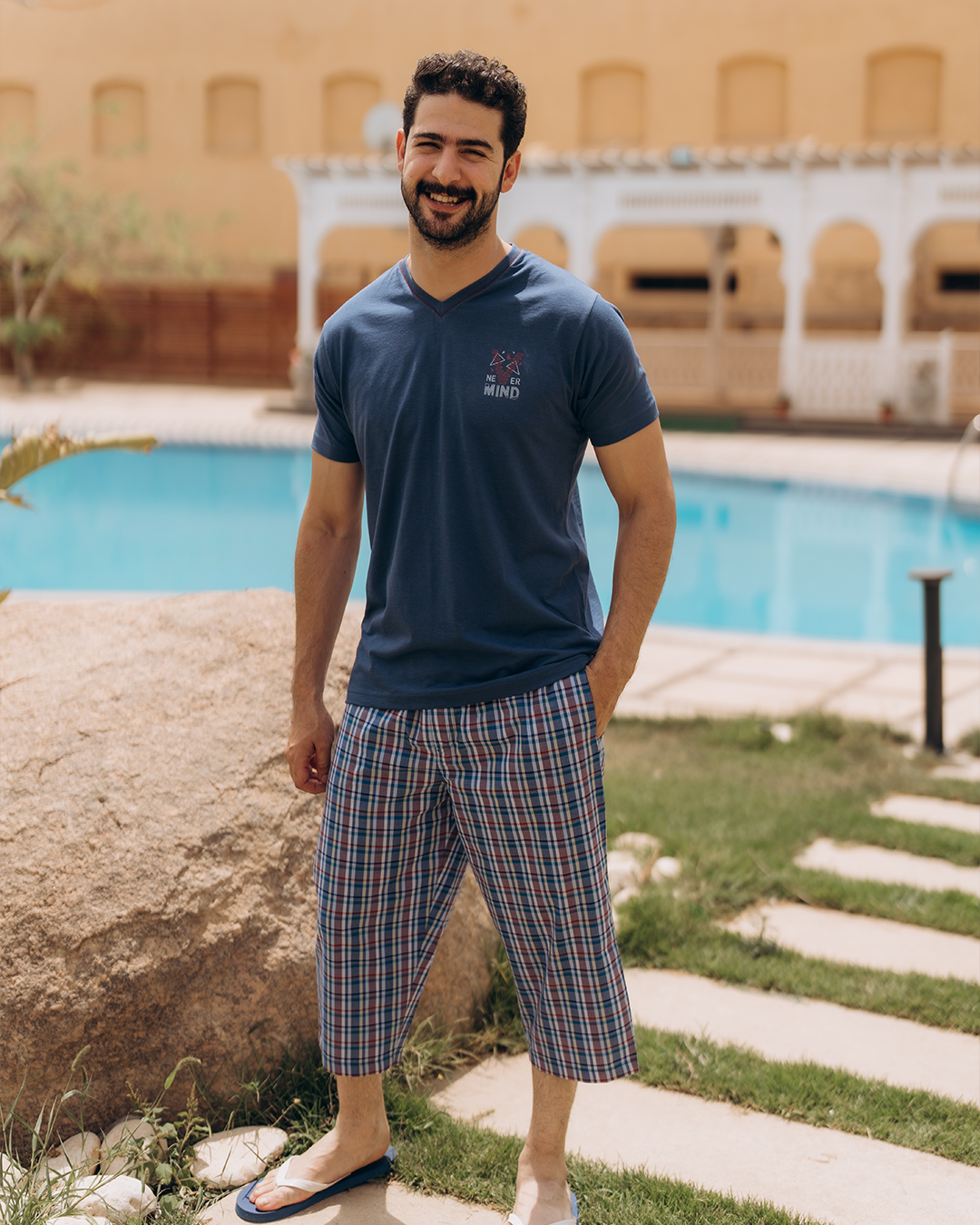 طباعه ع الصدر بنتاكور كاروه V بيجامه رجالي