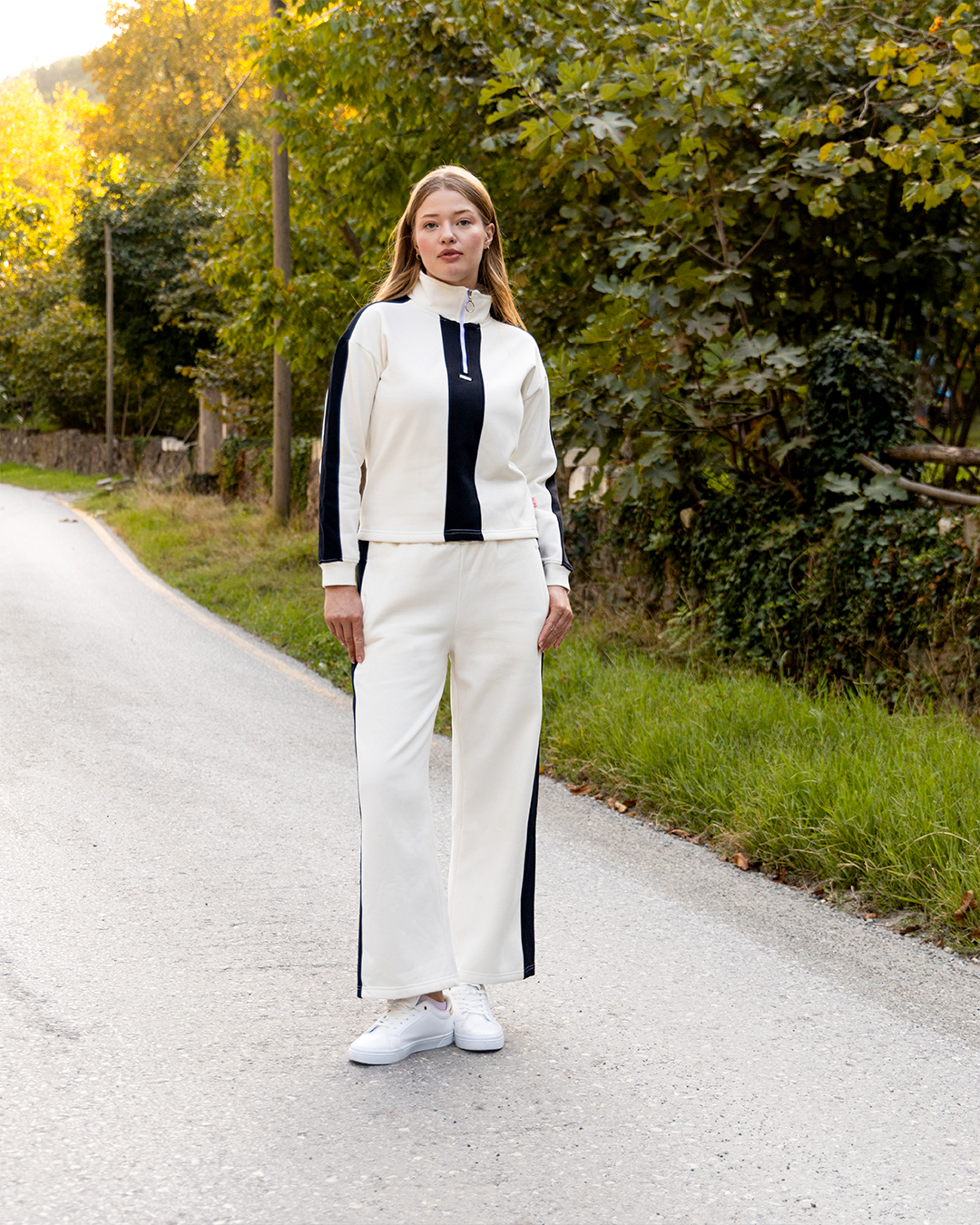 Black and white women's sports set