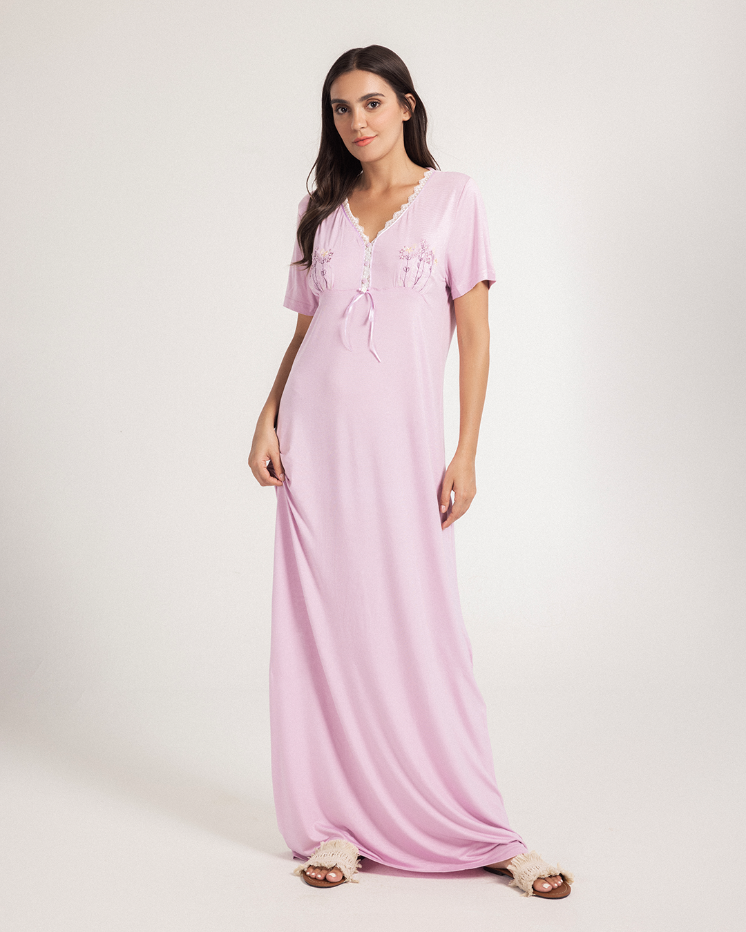 نايت شيرت طويلة نصف كم تطريز باقة ورد