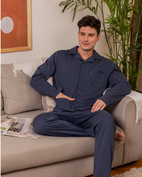 بيجامه رجالي كلاسيك مطبوع سمبوكسه مفتوح برزاير بكم طويل وجيب علي الصدر وبنطلون مطبوع