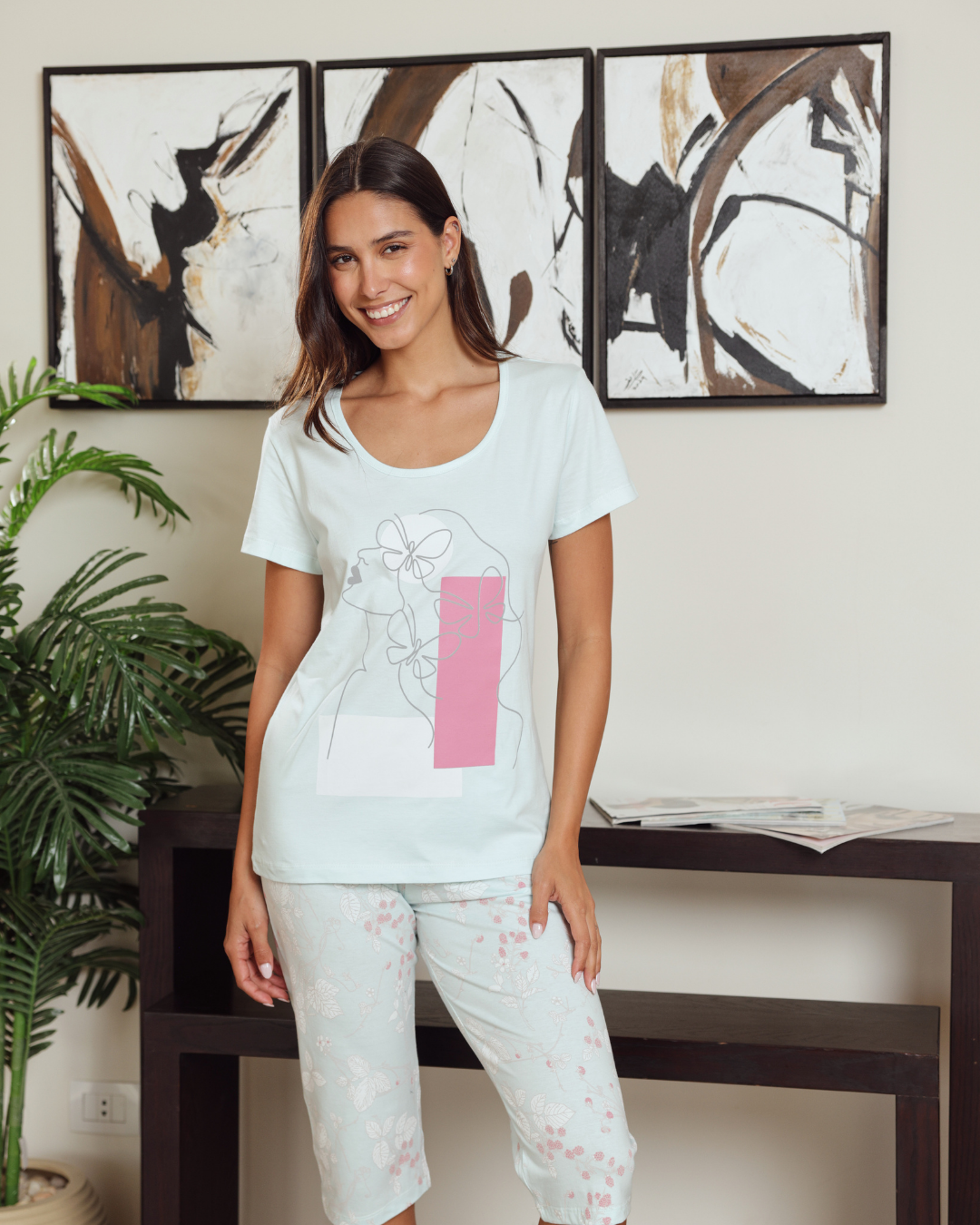 Women's half-sleeved pajamas with a printed pattern
