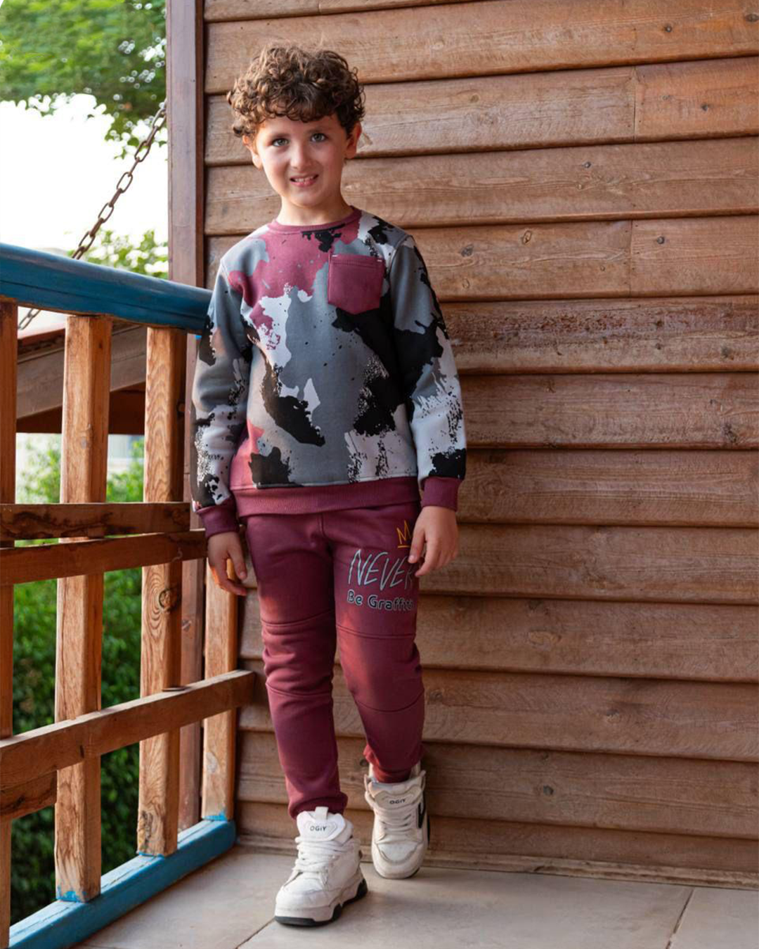 NEVER BE Graffiti بيجامه اولادي وسط بكم وبنطلون الوان