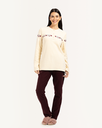 ‫بيجامه كاشمير رقبه مدوره بمرد مطرز بالعرض لونين‬‏