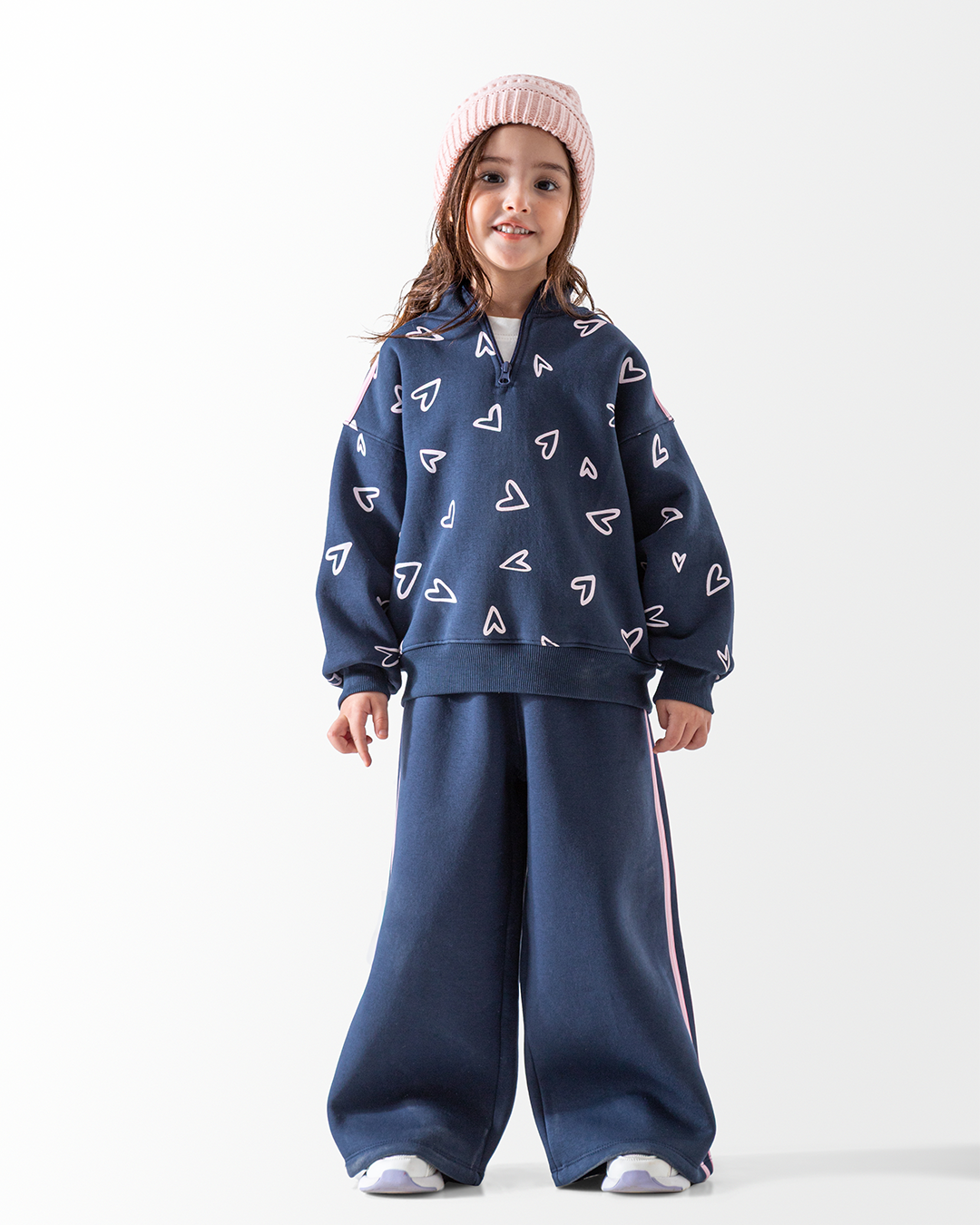 Ensemble children with children and scintillants