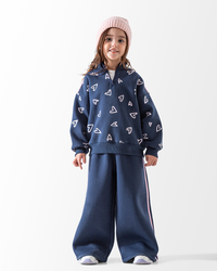 Ensemble children with children and scintillants