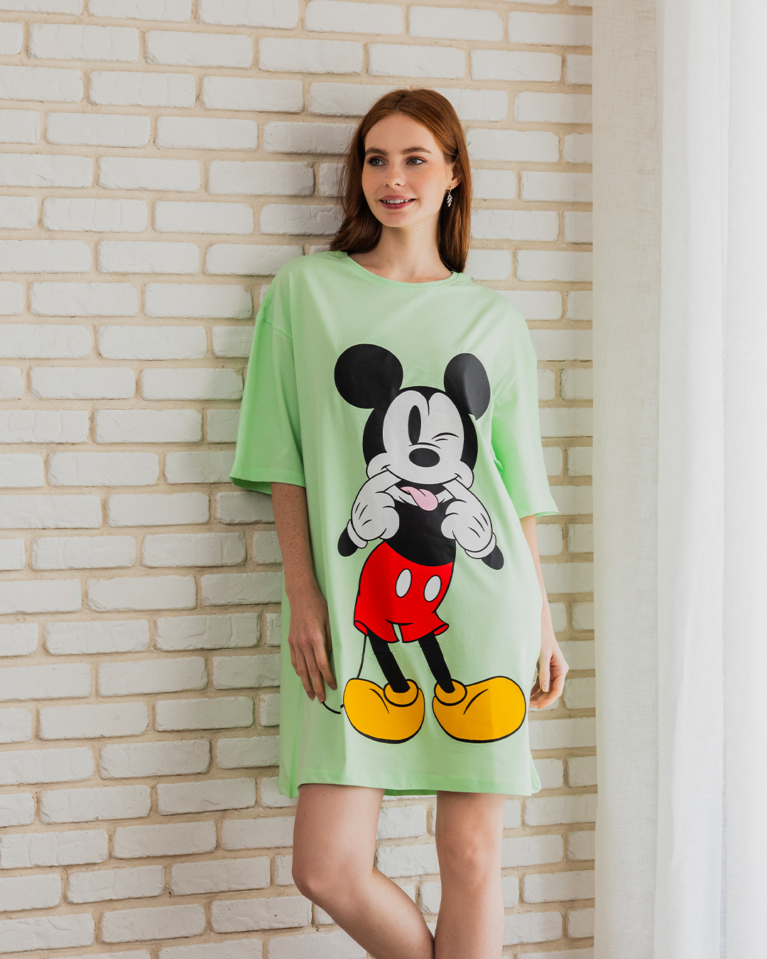 نايت شيرت حريمي نص كم قصير طباعه علي الصدر ميكي ماوس