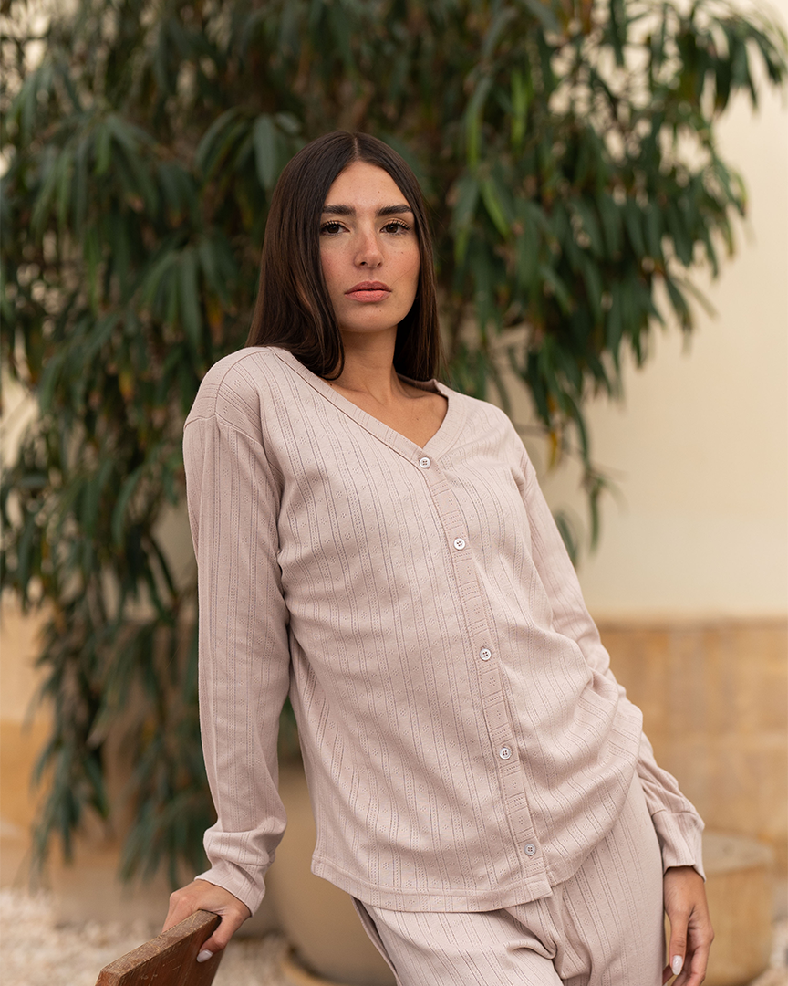 بيجاما حريمي كُم طويل بزراير