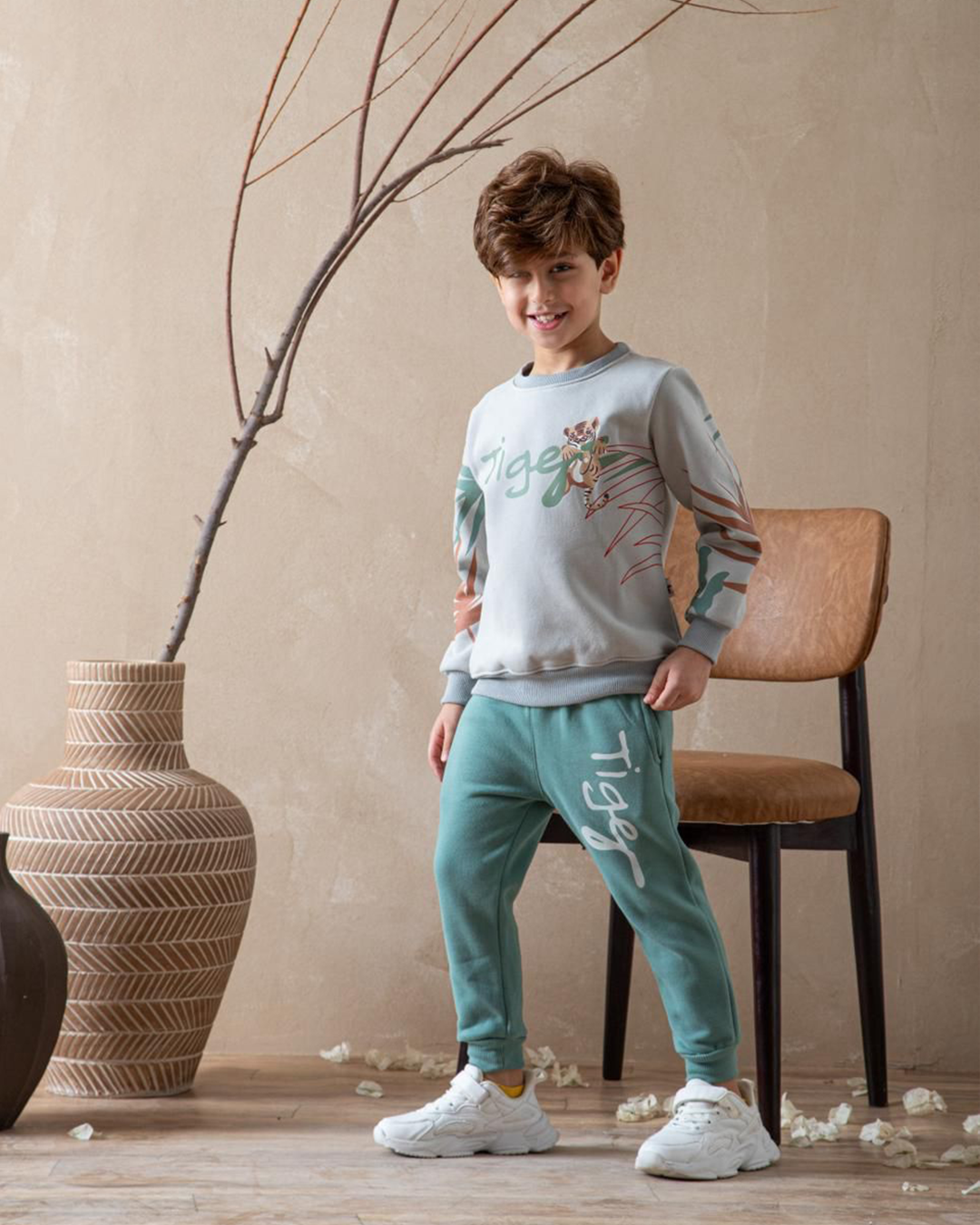 Tiger girls pajamas, medium length, with sleeves and pants