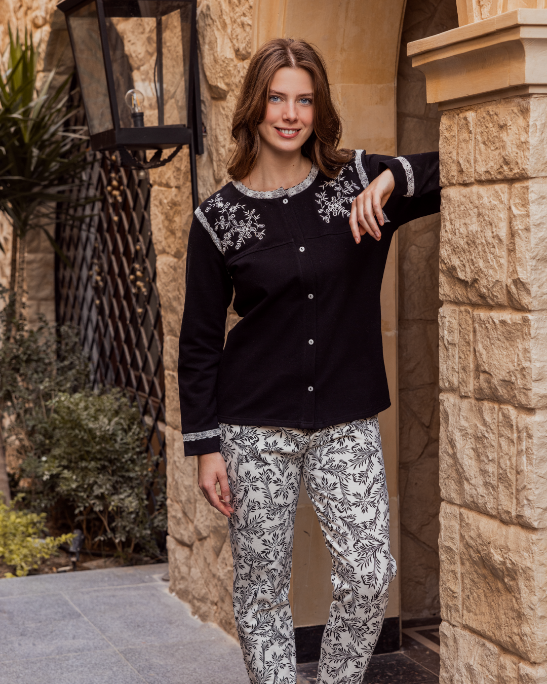 Women's pajamas, open buttons, long sleeves, long pants, tree branch embroidery