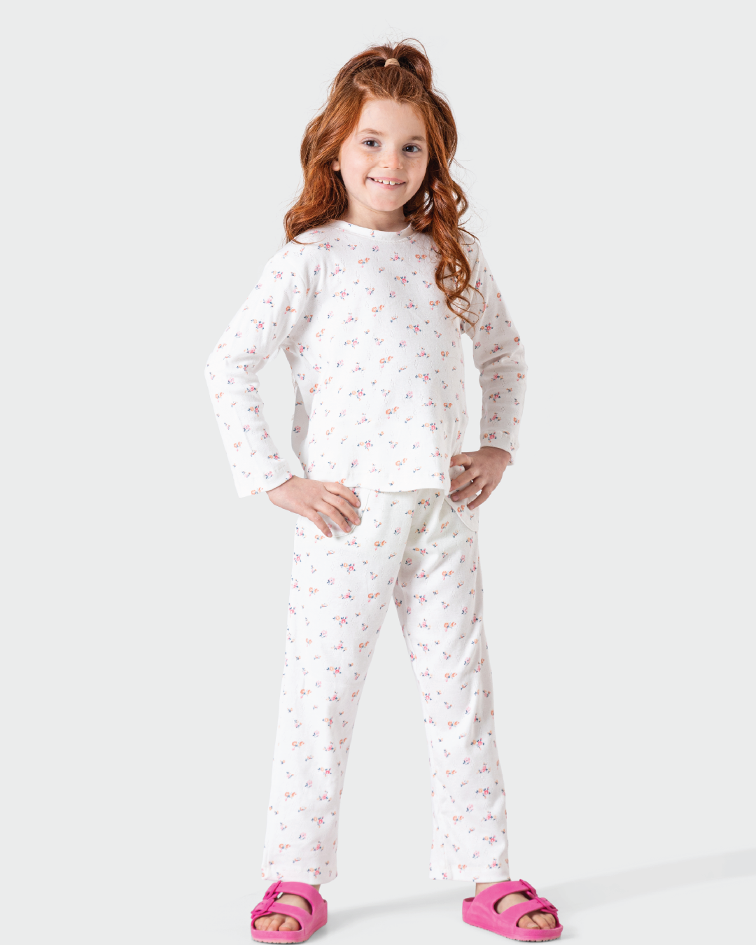 بيجاما بناتي بطبعة زهور وألوان صيفية