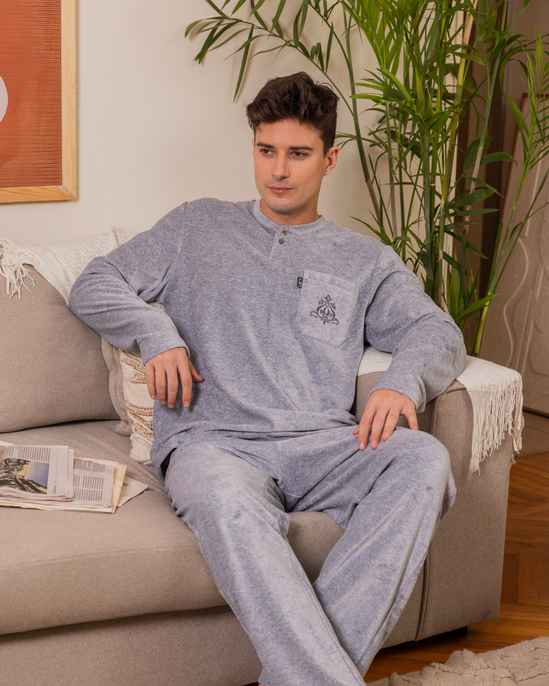 Men's Pajamas Solid Long Sleeve Velvet Raglan T-Shirt with Round Neck and Embroidered Chest Pocket and Plain Pants