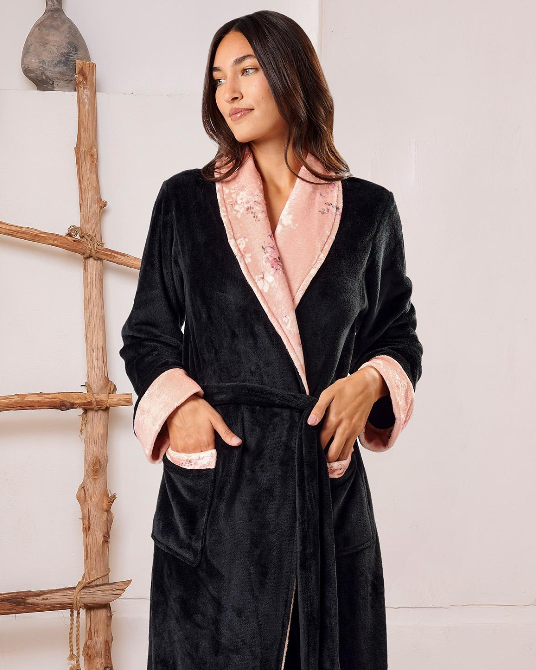 Women's long robe, plain, shawl, and rose, Simon