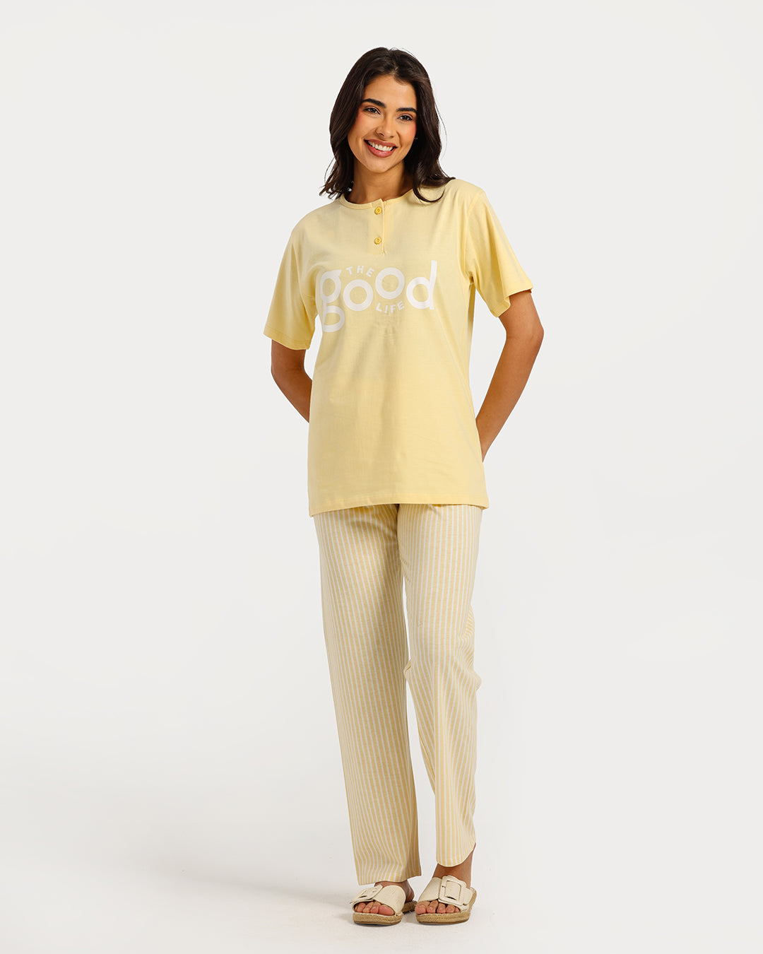 بيجامة حريمي نص كم مع بنطلون