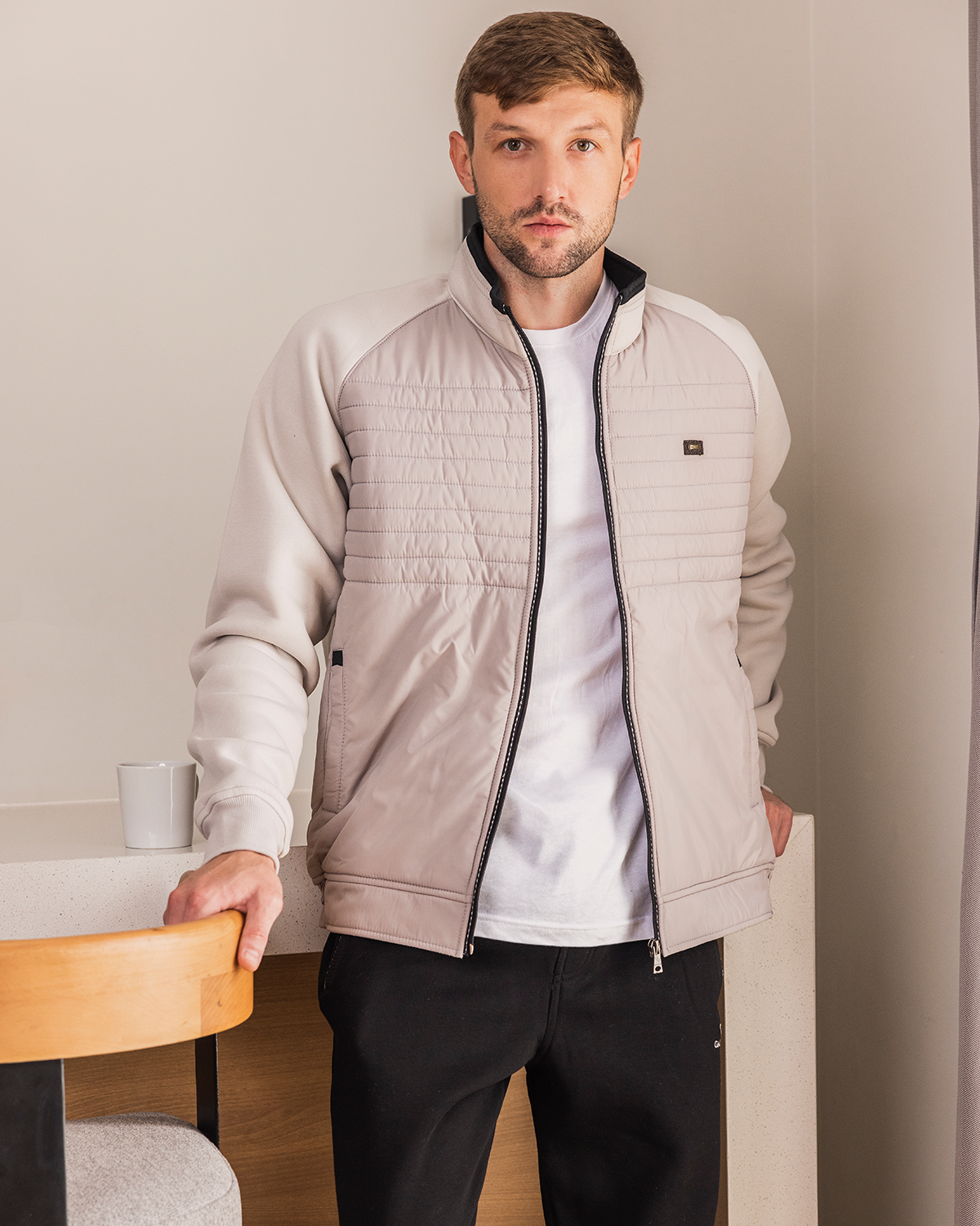 Men's pajamas with a collar and a zipper