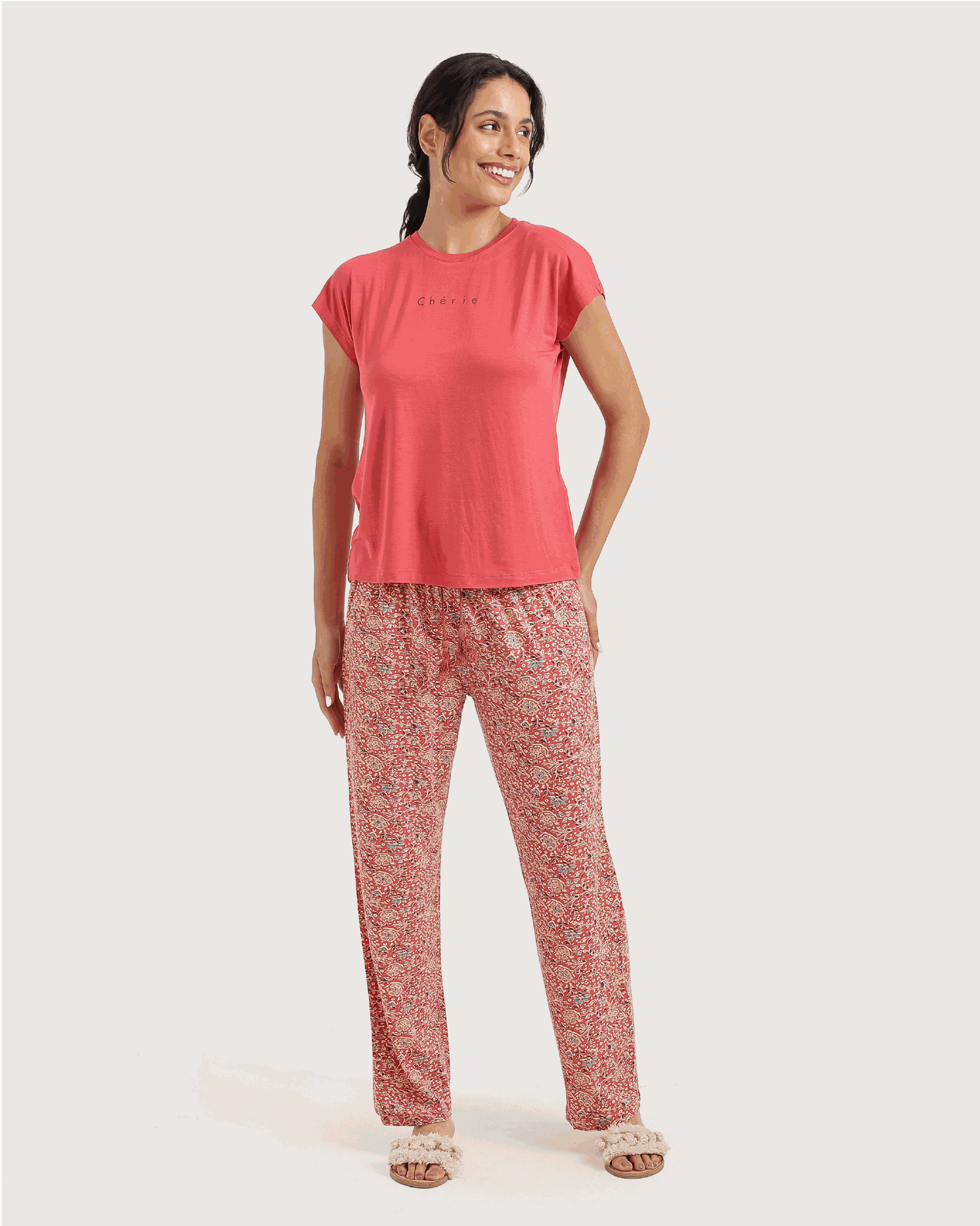 بيجاما نُص كُم  ألوان الصيف الدافئة