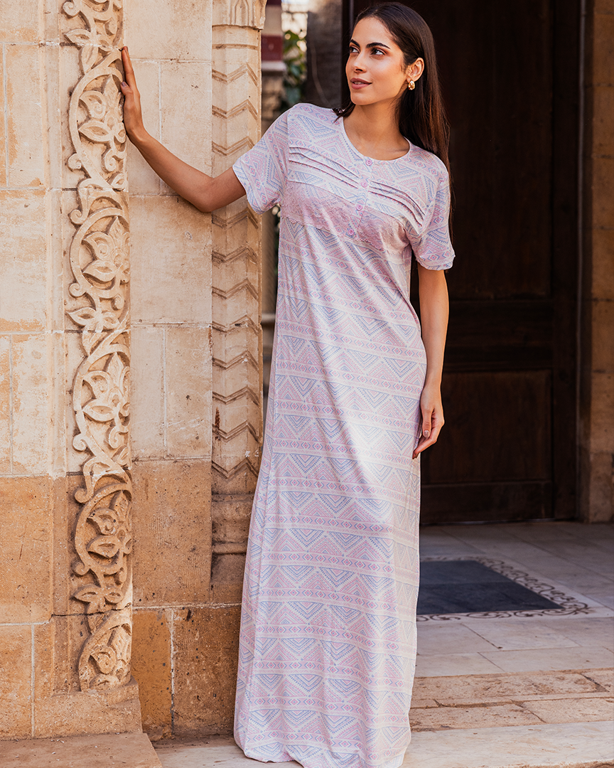 قميص حريمي نص جنصات ودانتيل مثلثات