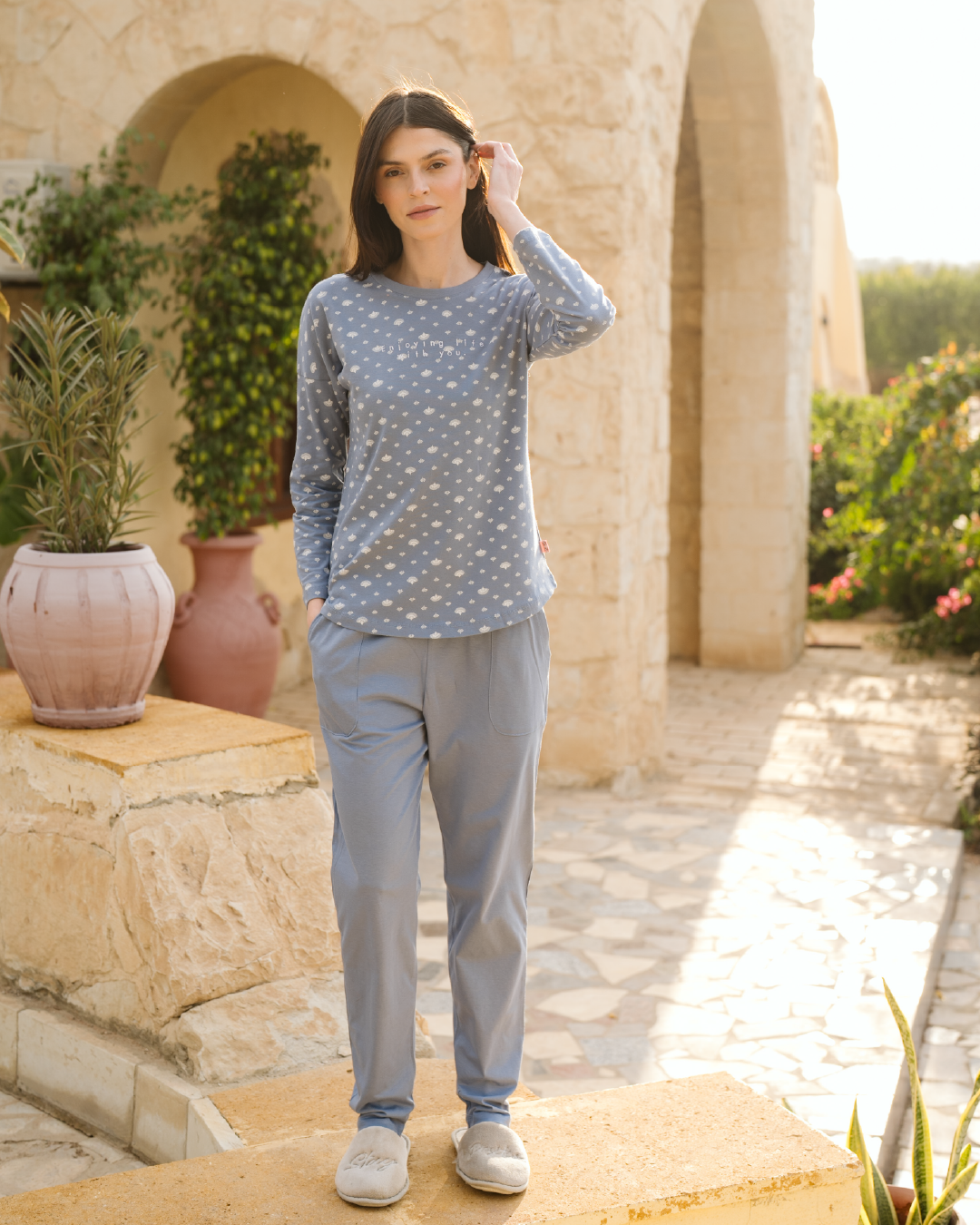 Enjoying life with you بيجاما حريمي كتف ساقط