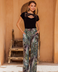 ‫بيجامة حريمي بنطلون‬ نص كم دانتيل