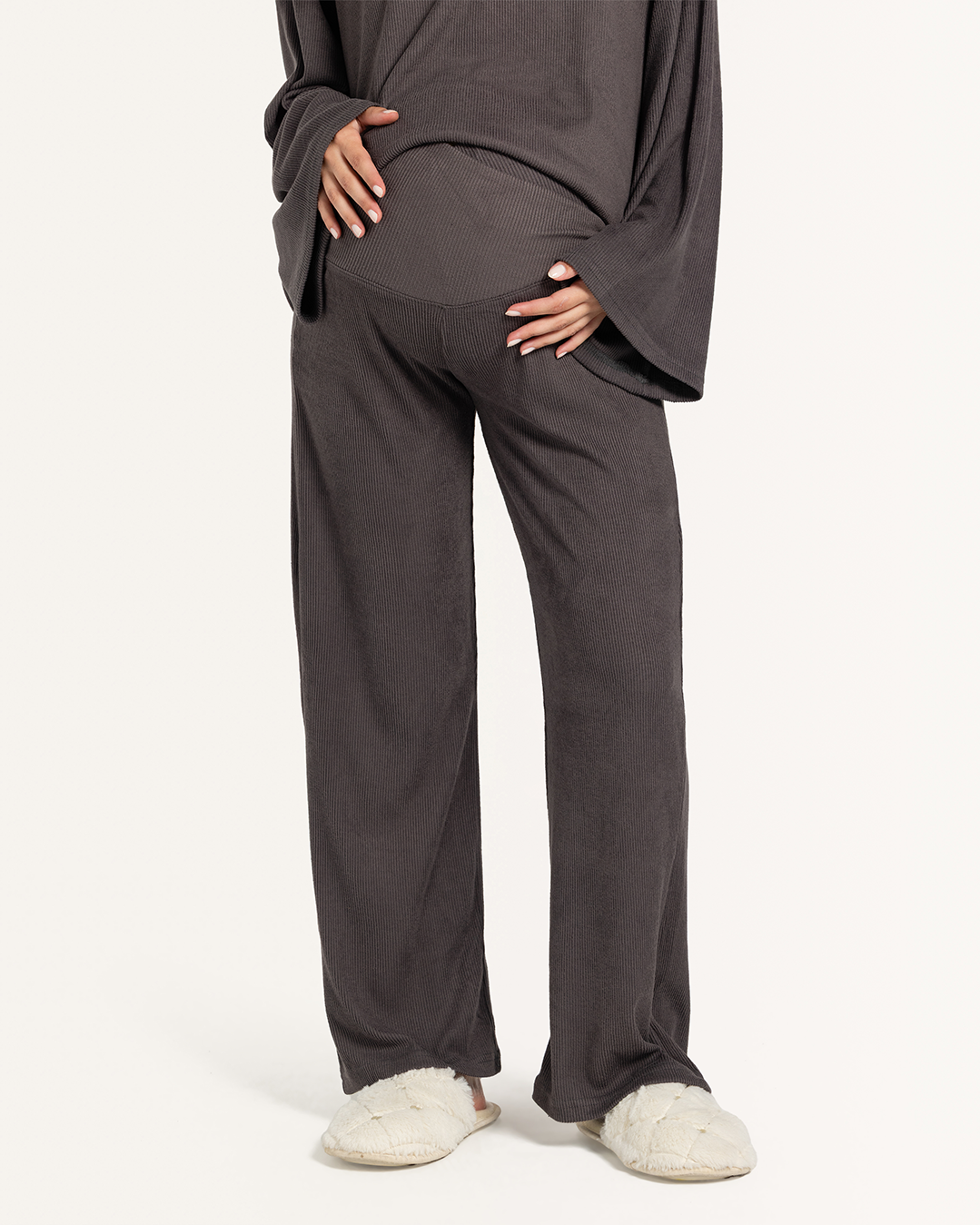 بنطلون حوامل رجل واسعة