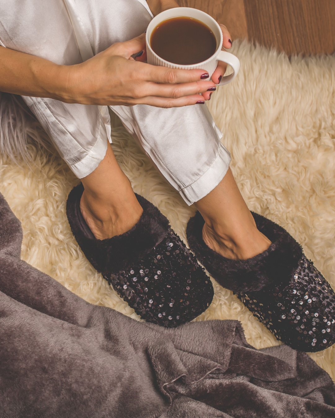 Sparkly Black Women's Black Sequin Flip Flops