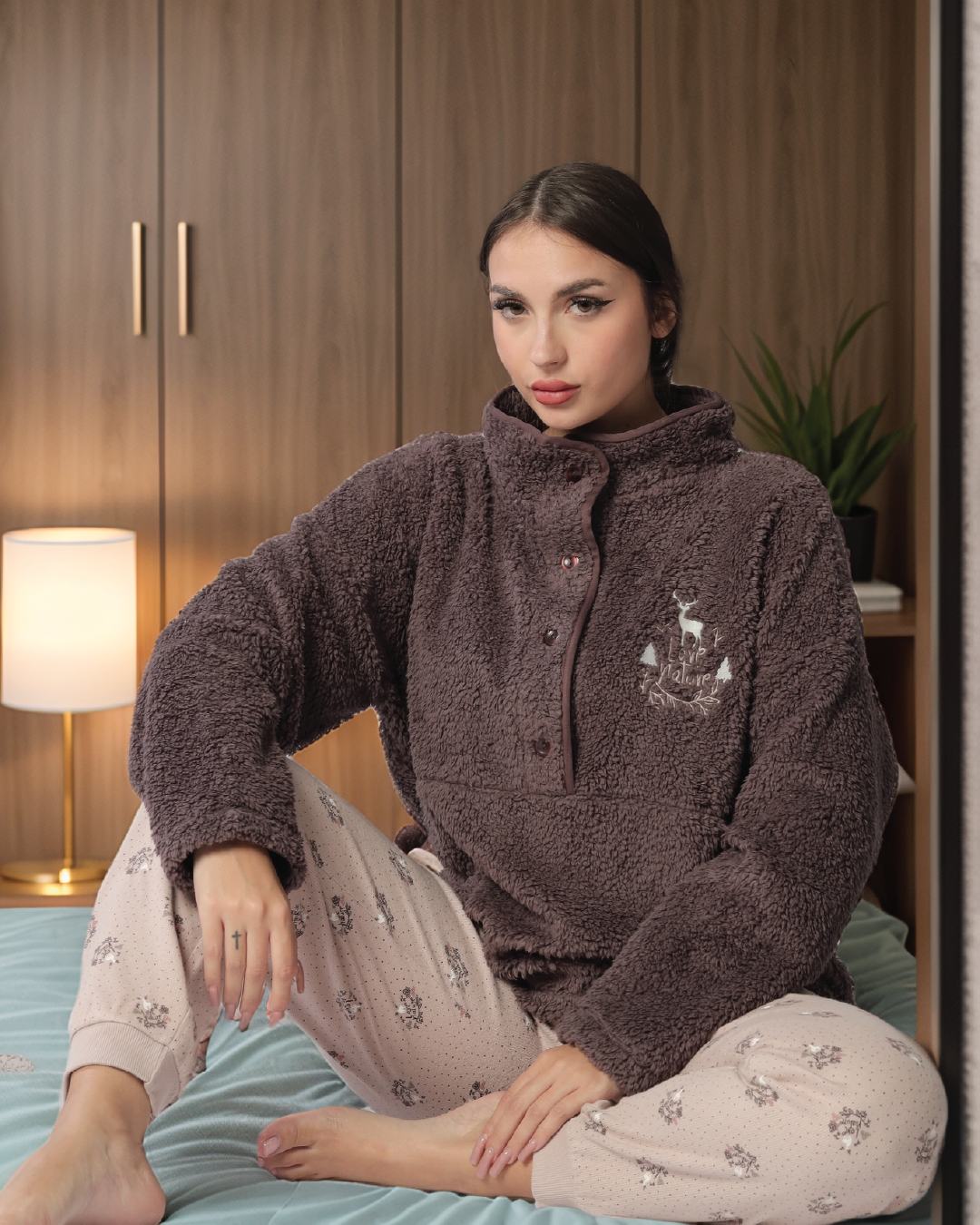 love nature بيجاما حريمي فرو بزراير