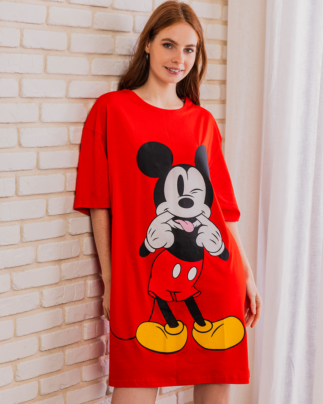 نايت شيرت حريمي نص كم قصير طباعه علي الصدر ميكي ماوس