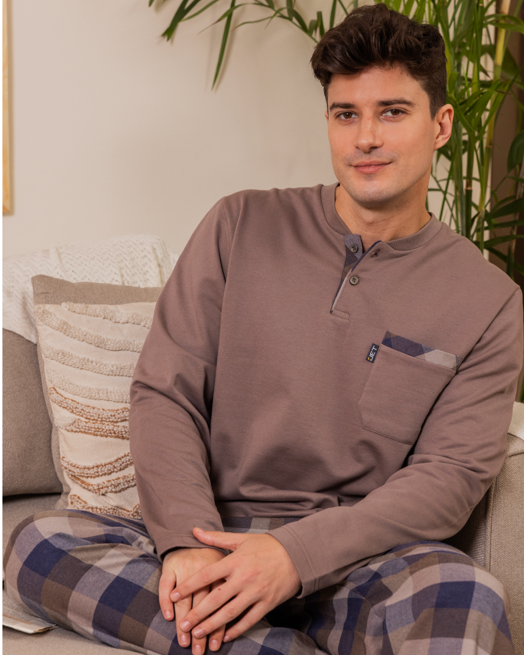 Men's pajamas, plain long-sleeved T-shirt with round neck, button-down collar, chest pocket and checkered pants