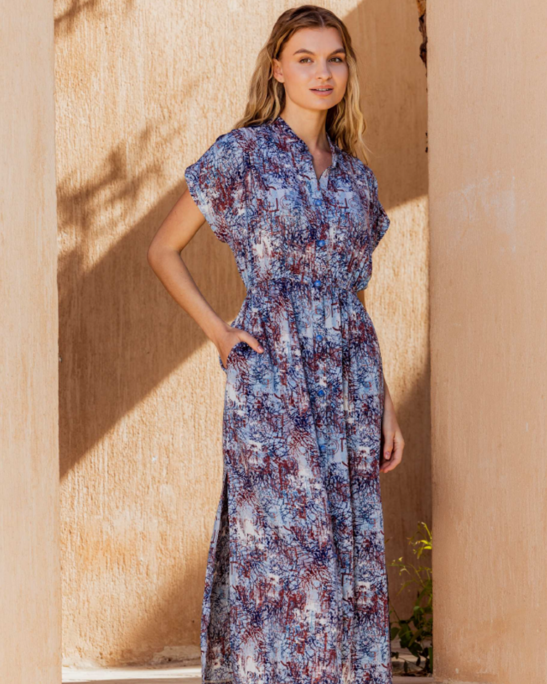 Vنايت شيرت مفتوح بزراير و حرف