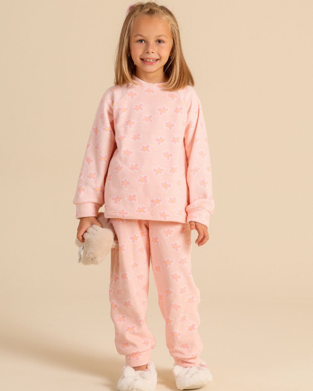 Girls' pajamas with a cute winter floral print
