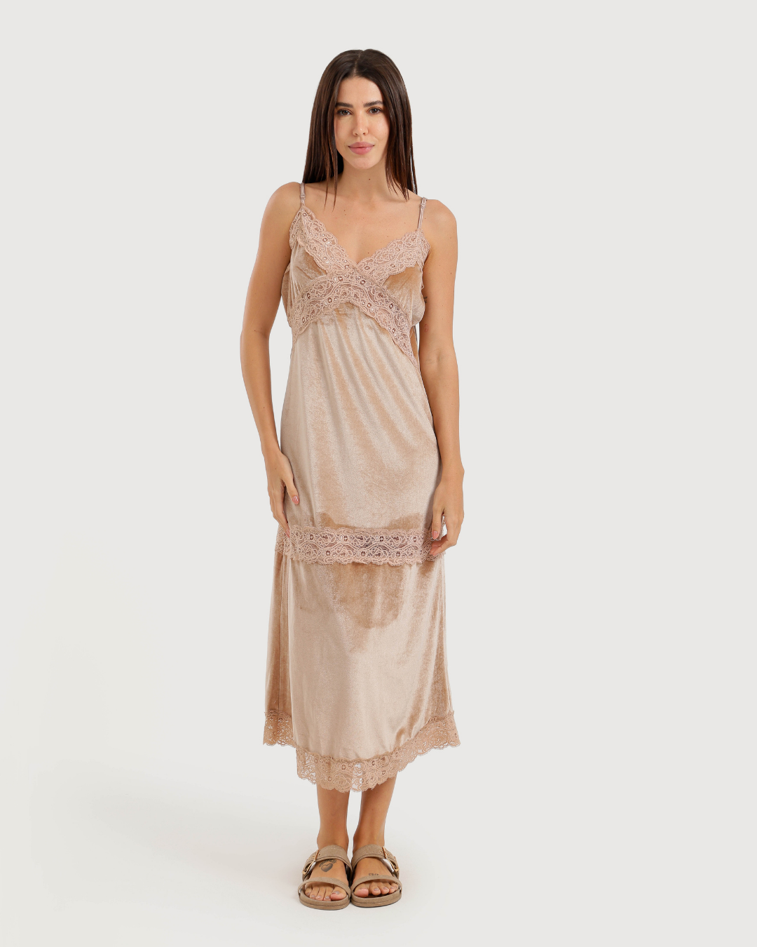 قميص نوم مع دانتيل