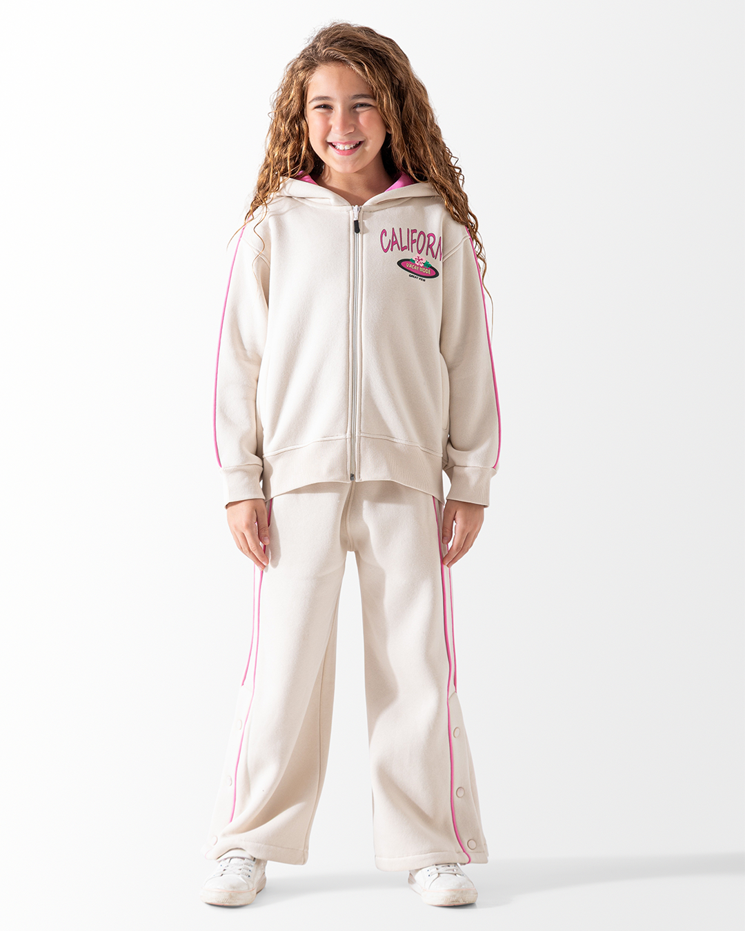 California  طقم بناتي