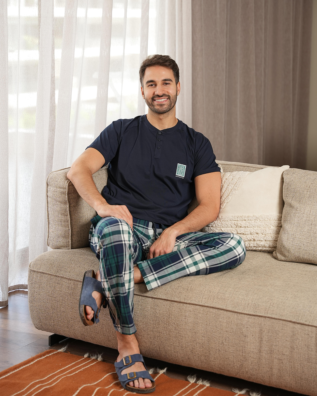 Work hard and never give up Men's half sleeve pajamas and pants