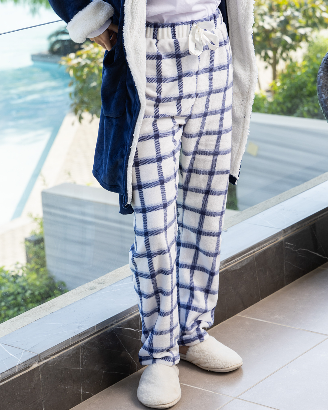 Women's winter trousers with checkered drawstring