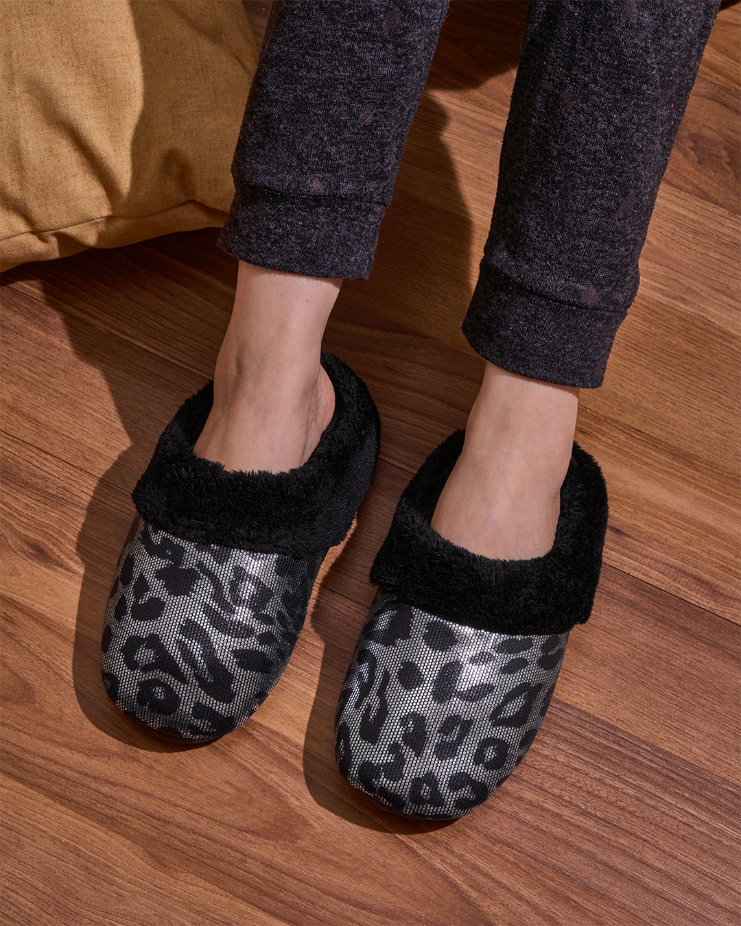 شبشب حريمي تايجر