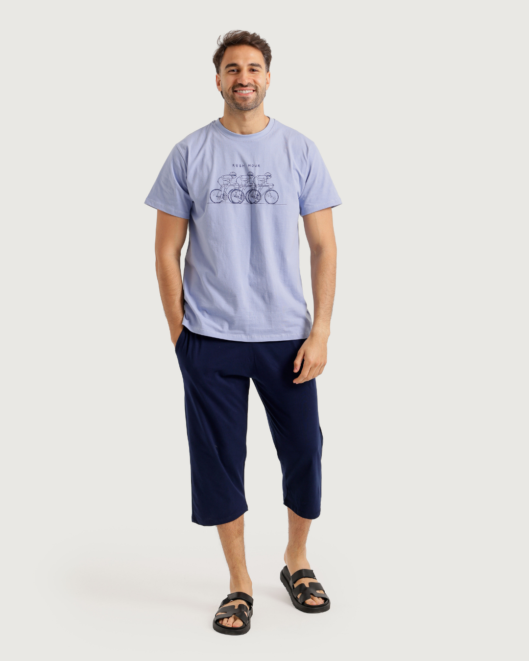 Men's half-sleeved pajamas with capri pants