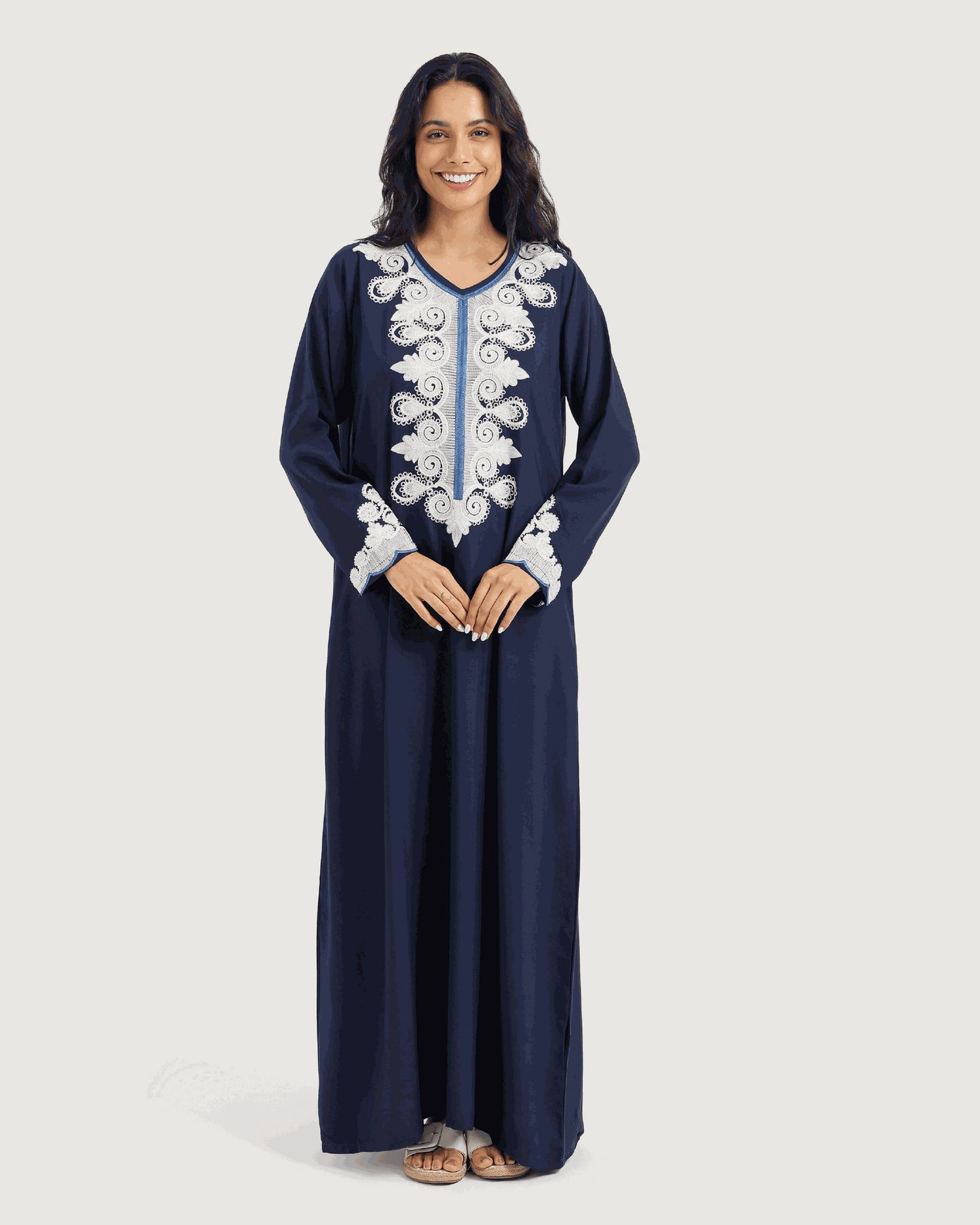 14 قميص داكرون سادة مطرز بكم