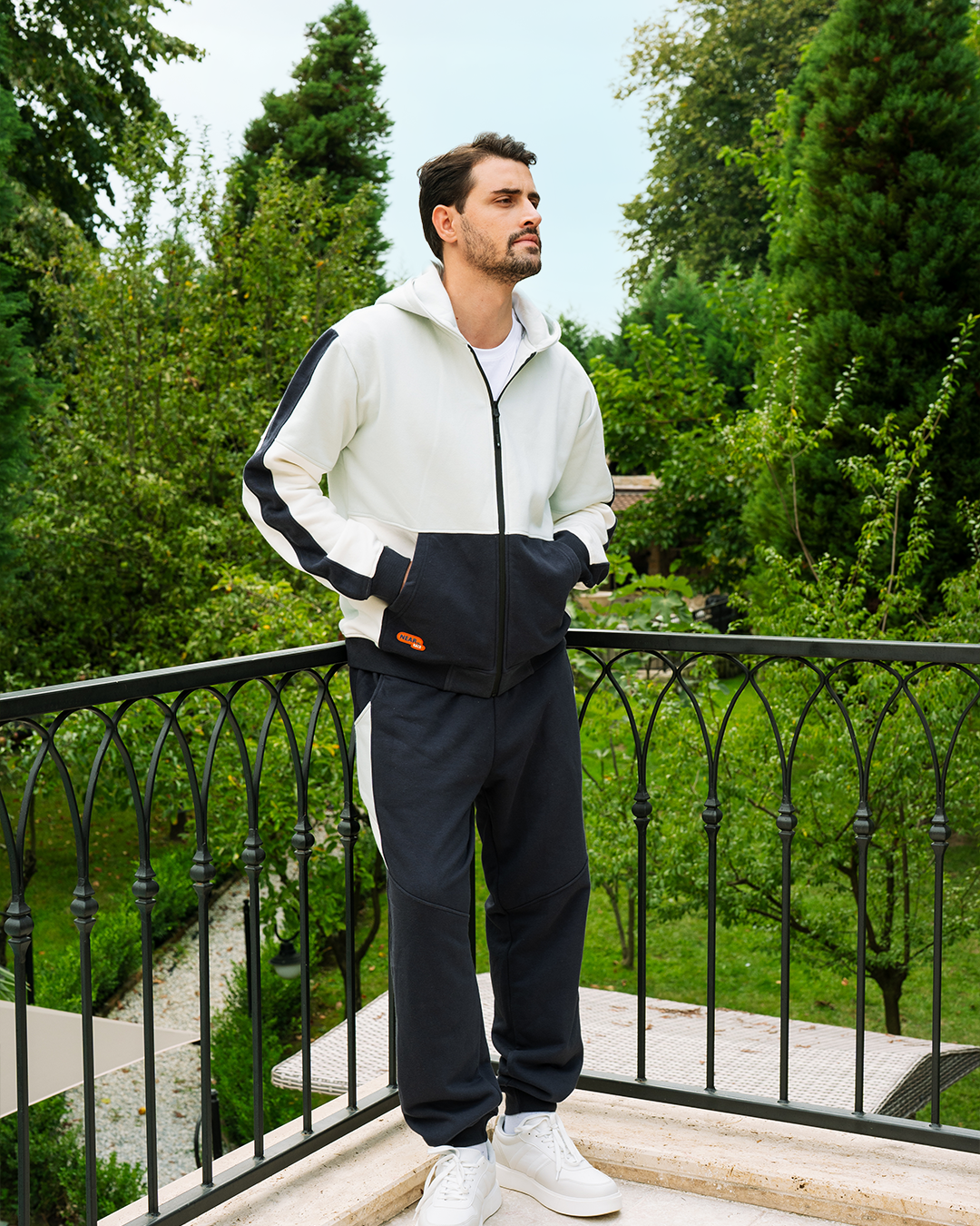 طقم رياضى بسوستة و كابيشو و قصات